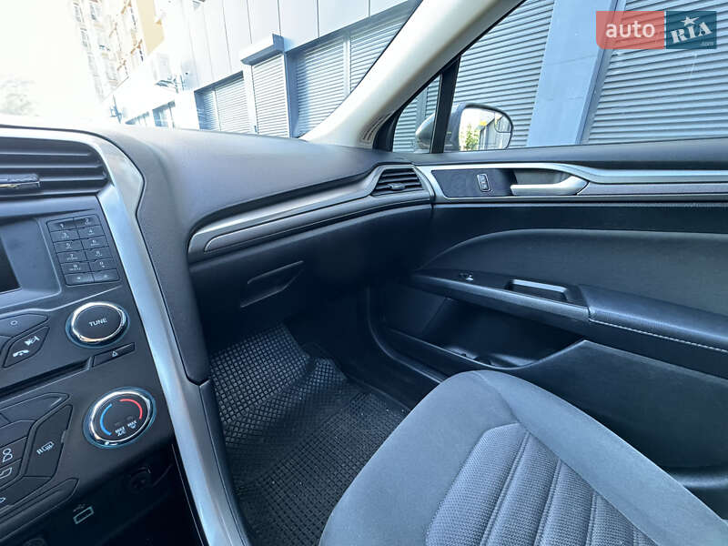 Седан Ford Fusion 2016 в Черкассах