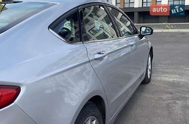 Седан Ford Fusion 2016 в Ровно