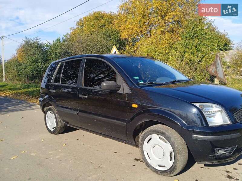 Хетчбек Ford Fusion 2002 в Горохові