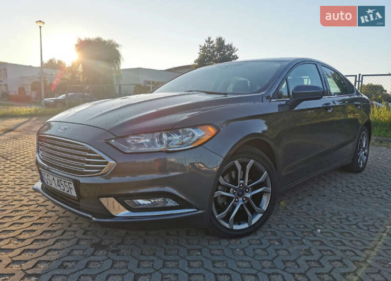 Седан Ford Fusion 2016 в 