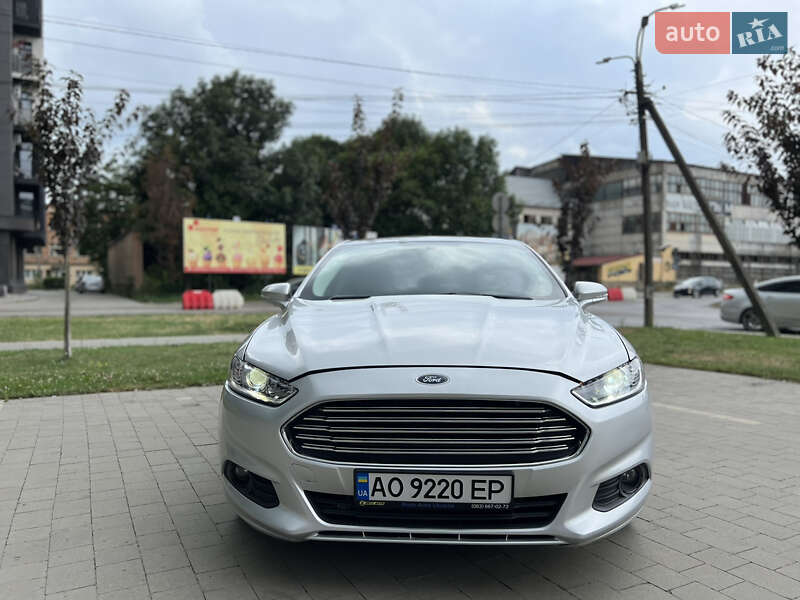 Седан Ford Fusion 2016 в Ужгороде