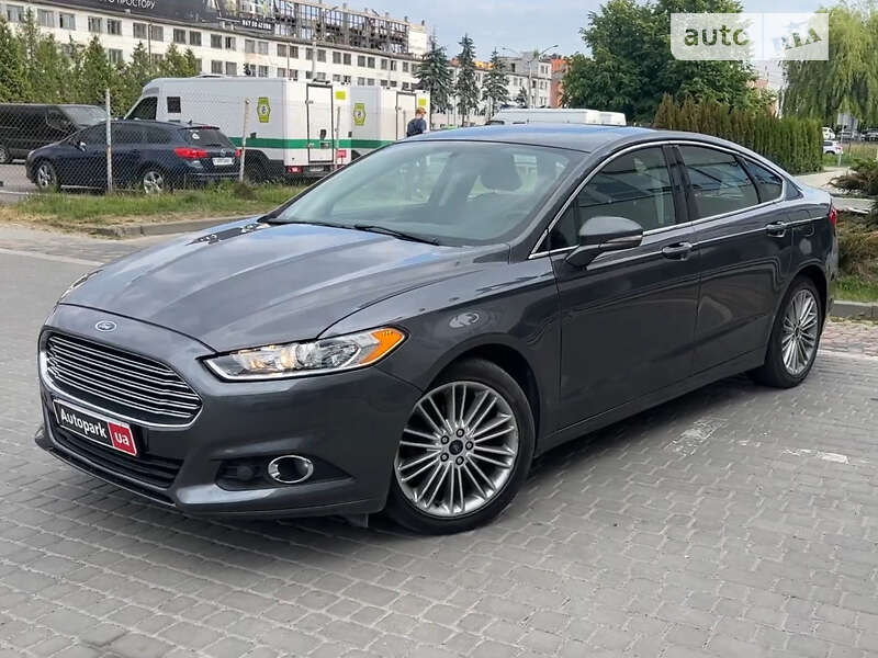 Седан Ford Fusion 2015 в Львове