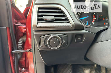 Седан Ford Fusion 2016 в 