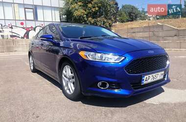 Седан Ford Fusion 2015 в 
