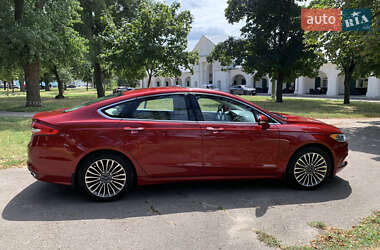 Седан Ford Fusion 2016 в 