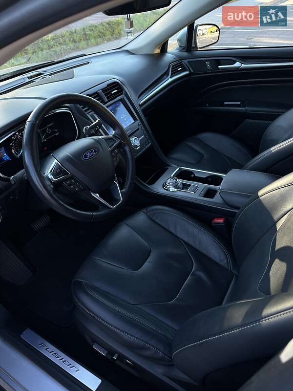 Седан Ford Fusion 2019 в Ровно