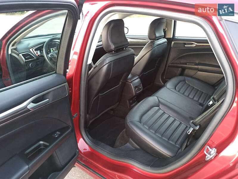 Седан Ford Fusion 2017 в Кропивницком