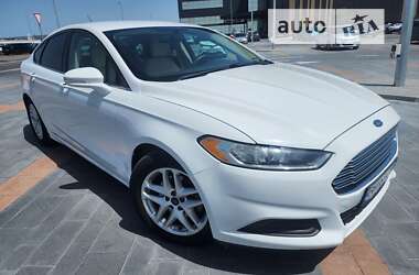 Седан Ford Fusion 2014 в Измаиле