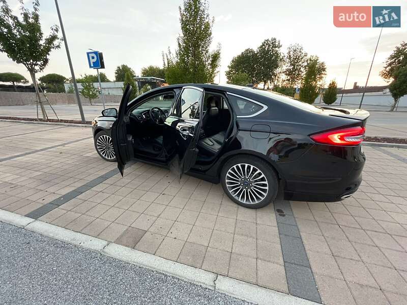 Седан Ford Fusion 2016 в Львове