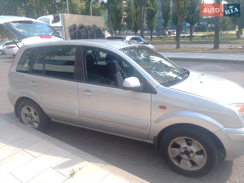 Хетчбек Ford Fusion 2011 в Києві