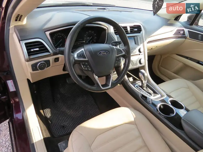 Седан Ford Fusion 2013 в 