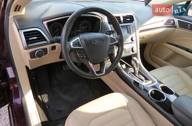 Седан Ford Fusion 2013 в 