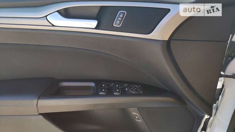 Седан Ford Fusion 2017 в Одесі