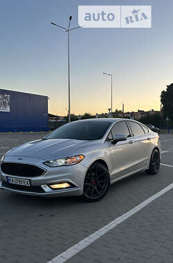 Седан Ford Fusion 2017 в Сарнах