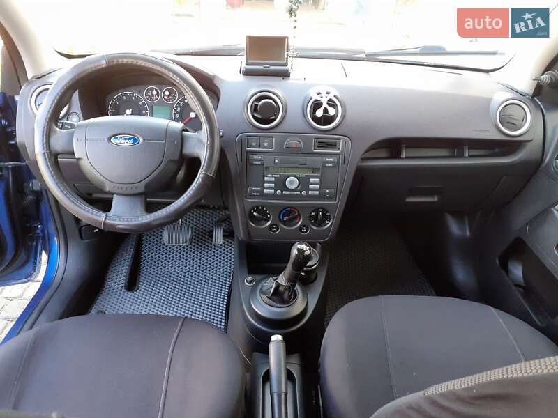 Хэтчбек Ford Fusion 2006 в Болехове