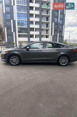 Седан Ford Fusion 2017 в 