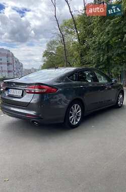 Седан Ford Fusion 2017 в 