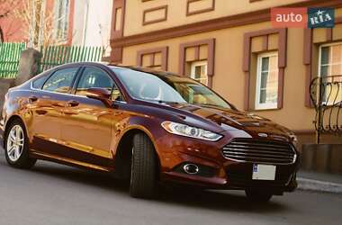 Седан Ford Fusion 2015 в 