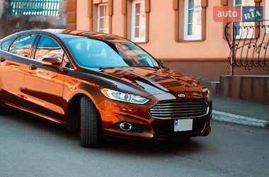 Седан Ford Fusion 2015 в 