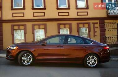 Седан Ford Fusion 2015 в 