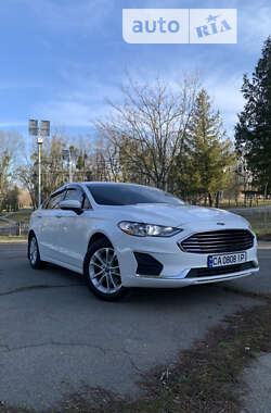 Седан Ford Fusion 2018 в Умани