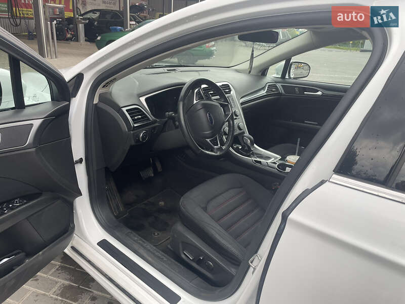 Седан Ford Fusion 2013 в Александрие