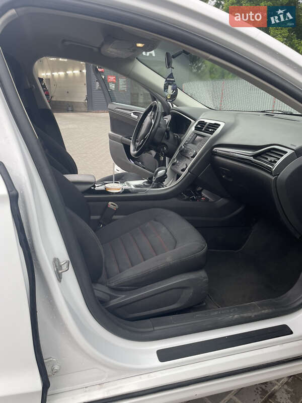 Седан Ford Fusion 2013 в Александрие