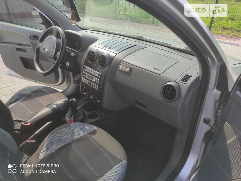Хэтчбек Ford Fusion 2005 в Стрые