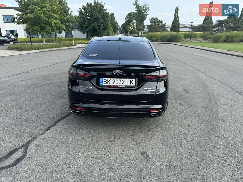 Седан Ford Fusion 2016 в Гоще