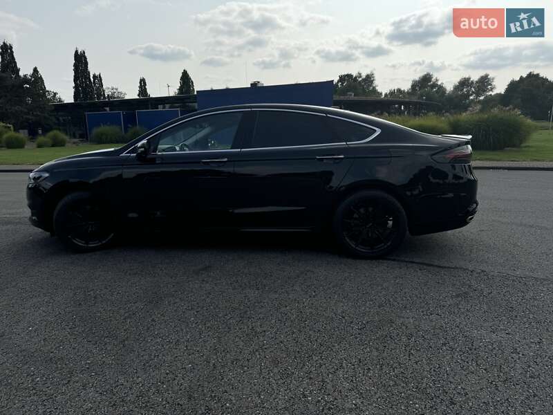 Седан Ford Fusion 2016 в Гоще