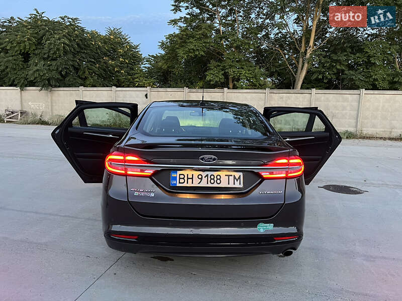 Седан Ford Fusion 2016 в Одесі