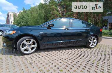 Седан Ford Fusion 2013 в Києві