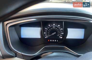 Седан Ford Fusion 2016 в 