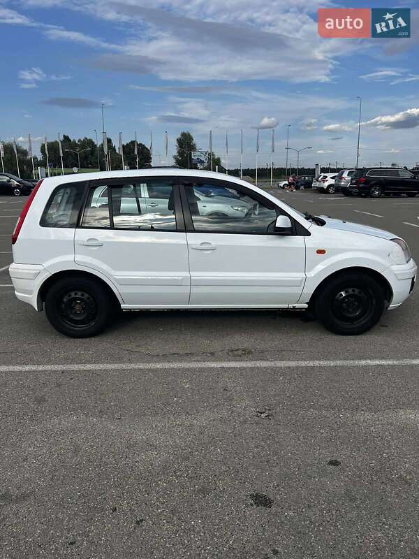 Хетчбек Ford Fusion 2010 в Києві