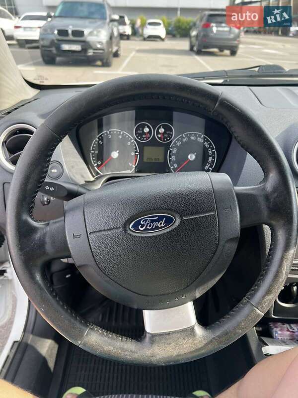 Хэтчбек Ford Fusion 2010 в Киеве