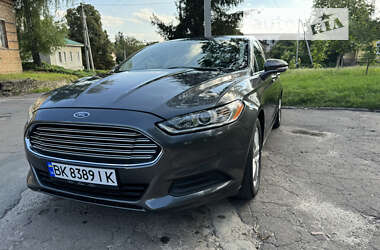 Седан Ford Fusion 2014 в 