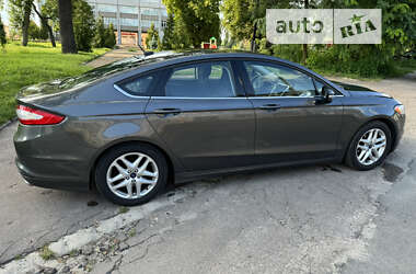 Седан Ford Fusion 2014 в 