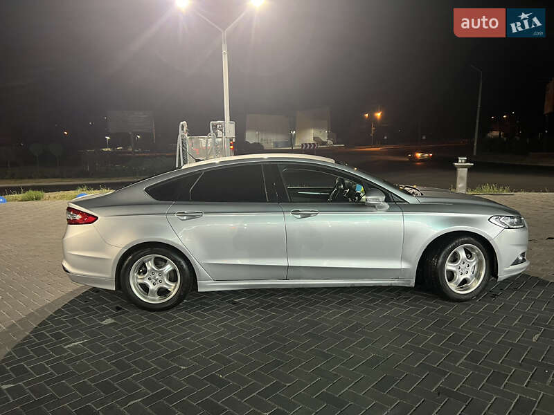 Седан Ford Fusion 2012 в Черкасах