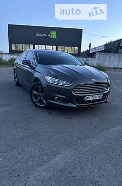 Седан Ford Fusion 2016 в Остроге