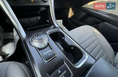 Седан Ford Fusion 2018 в 