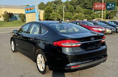 Седан Ford Fusion 2018 в 