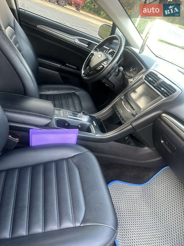 Седан Ford Fusion 2016 в Дніпрі