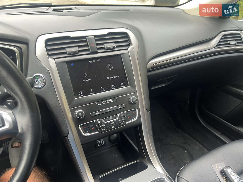 Седан Ford Fusion 2018 в Краснограде