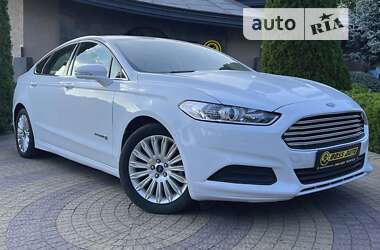 Седан Ford Fusion 2014 в Львові