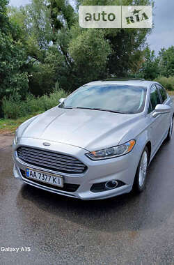 Седан Ford Fusion 2015 в Ромнах