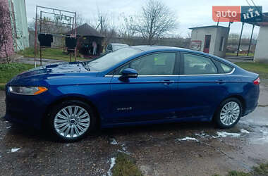 Седан Ford Fusion 2016 в 