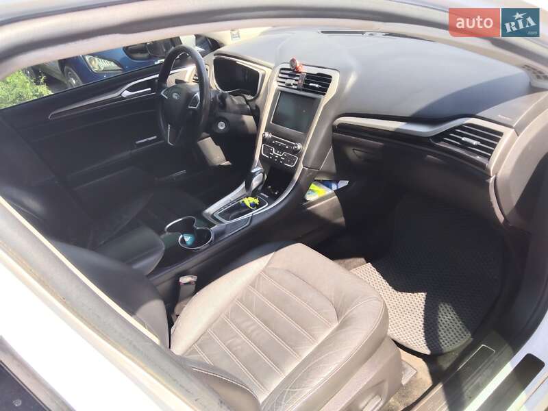Седан Ford Fusion 2016 в Сумах