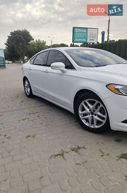 Седан Ford Fusion 2015 в 