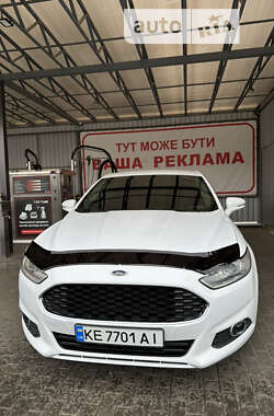 Седан Ford Fusion 2014 в Олександрії