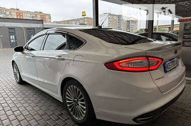 Седан Ford Fusion 2014 в Олександрії